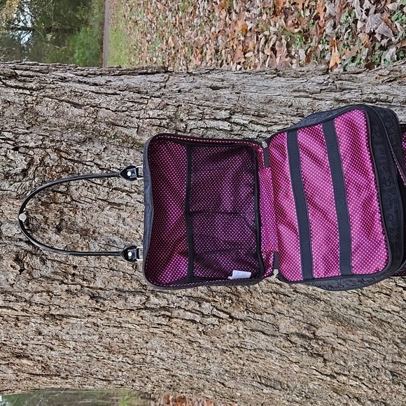 CABOODLES Black Embossed Ladies Cosmetic Bag. Like New! - Picture 10 of 16